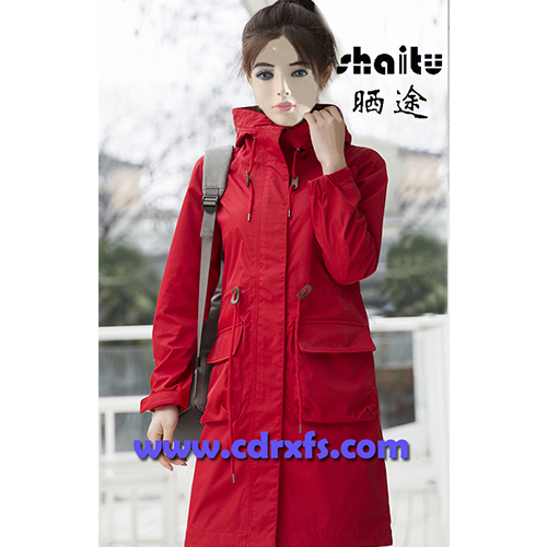 大红色长款外套防风冲锋衣